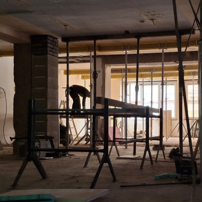 Zajímá vás průběh rekonstrukce budovy knihovny v Jiráskově ulici? Mrkněte na fotky
