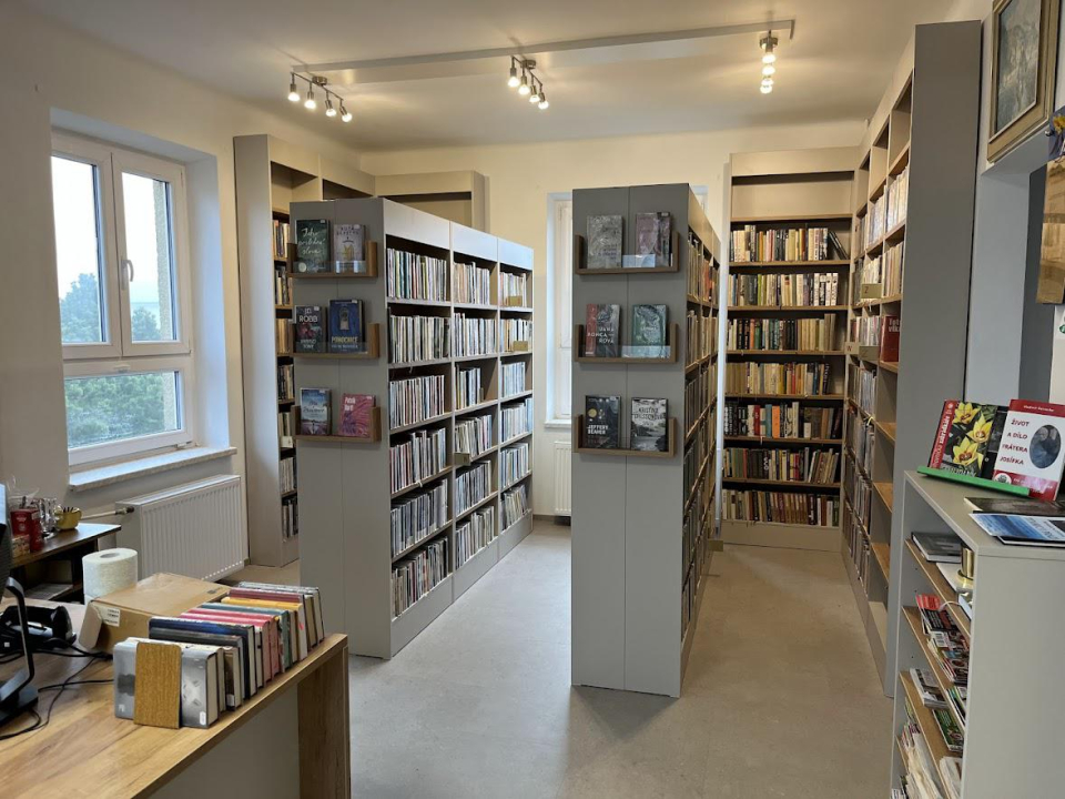 22490e7f-knihovna-stadlec1.jpeg
